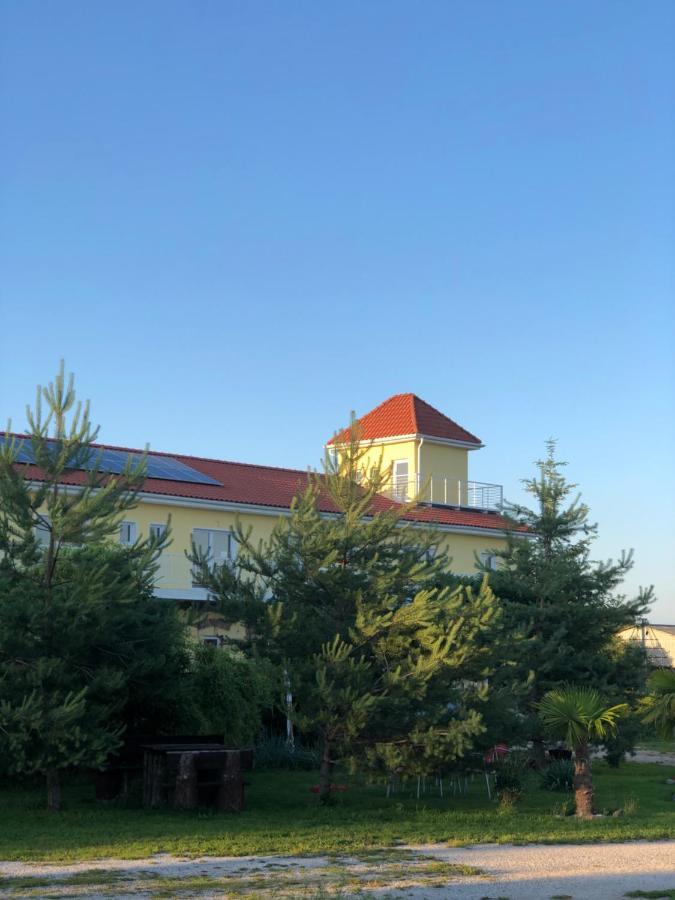 Holiday Centrum Žatec Exterior foto